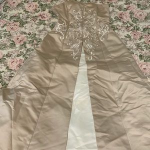 Beautiful dress for , wedding, birthday party, prom and more